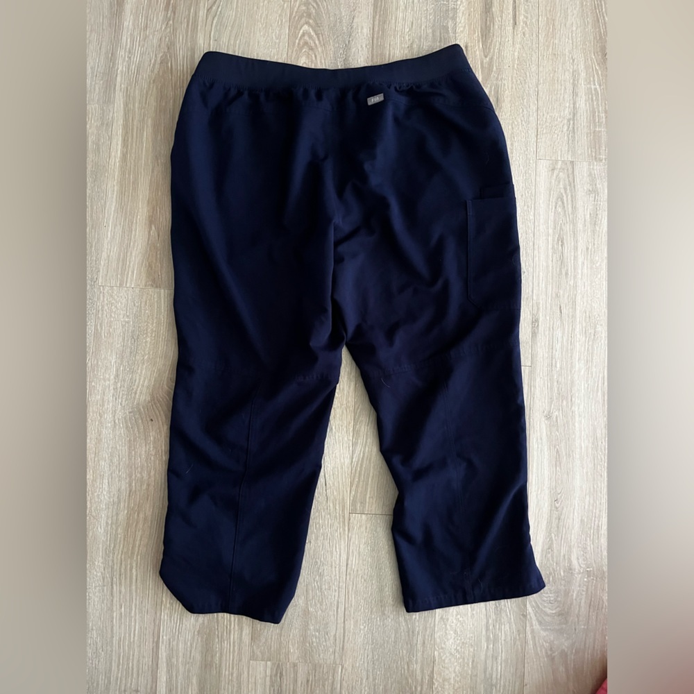 FIGS Women’s Kade Cargo Scrub Pants Navy - 3X Petite - Picture 5 of 6